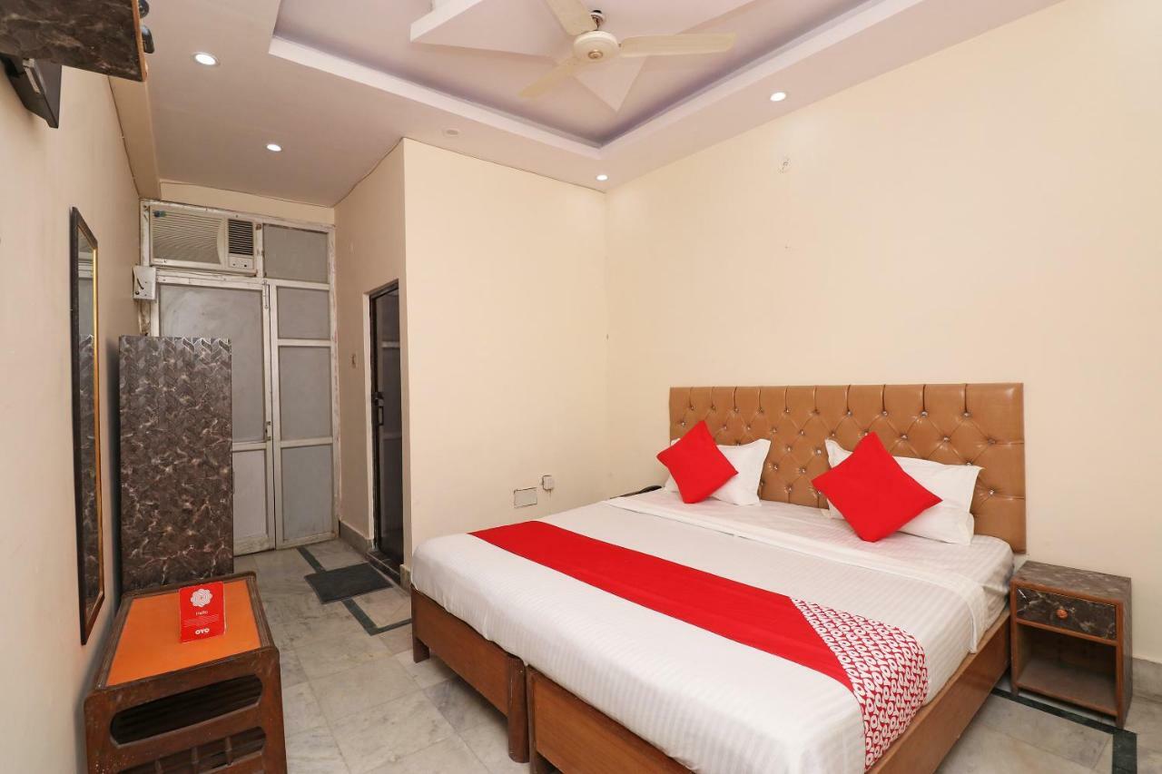 Oyo 30288 Hotel Moon Palace Lucknow Exterior foto